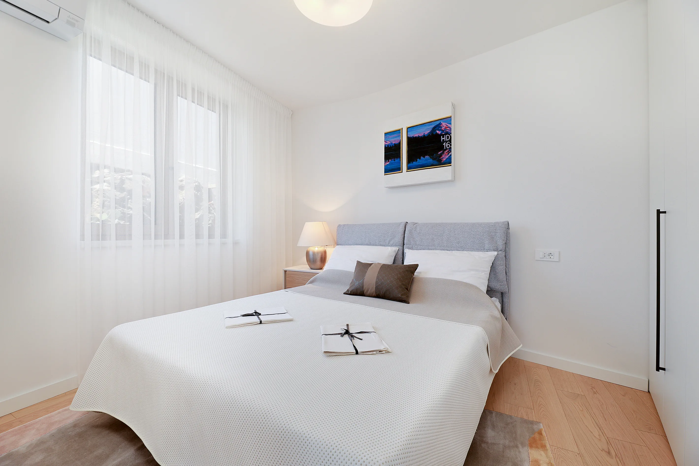 Twin Opatija — detalj